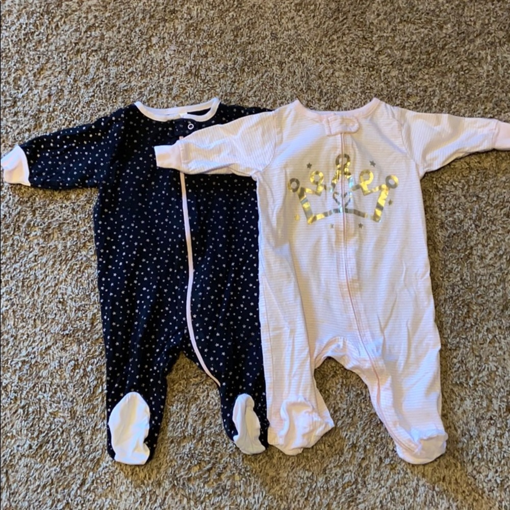 Baby girl footed pajamas (Gerber 0-3M)